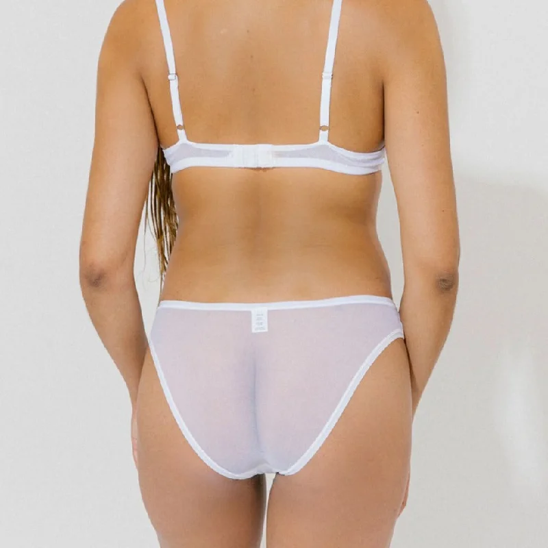 Luelle: Lisa Brief - White